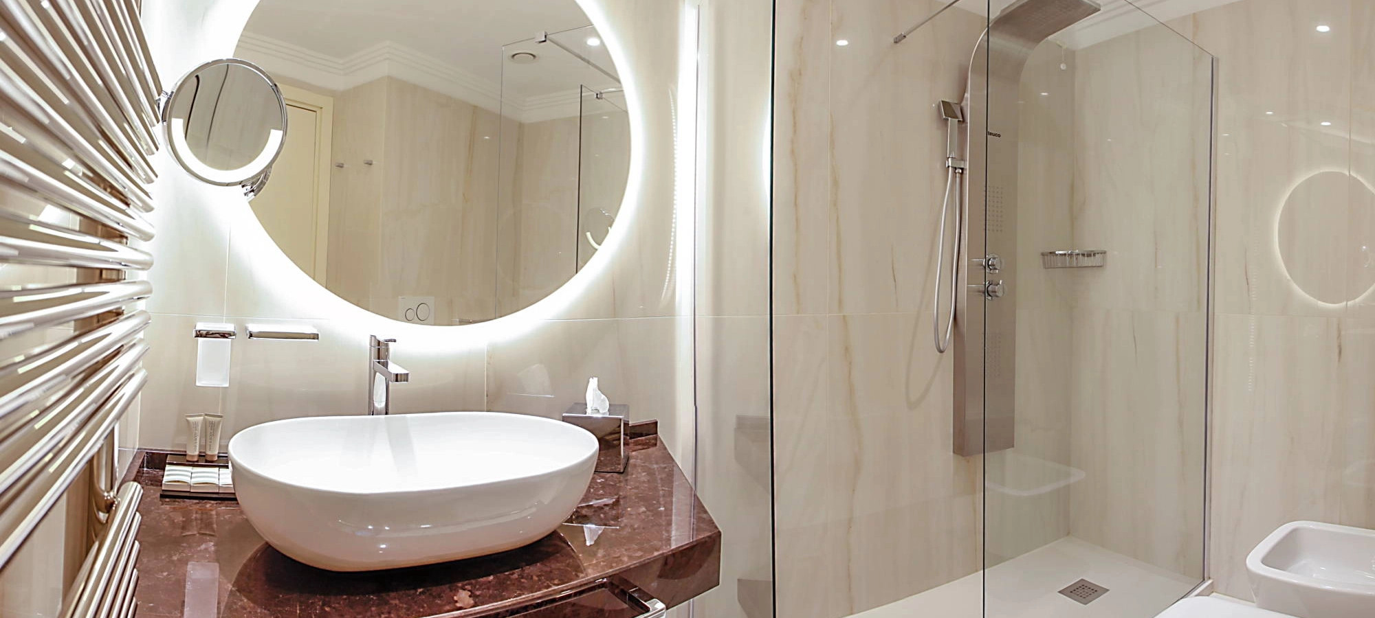 media.bagno camera deluxe ambasciatori