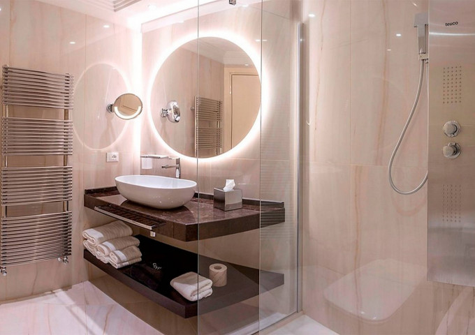 media.hotel-ambasciatori-rimini-bagno-deluxe