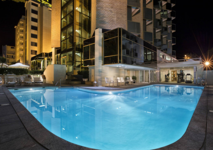media.piscina_hotel_ambasciatori_rimini_4