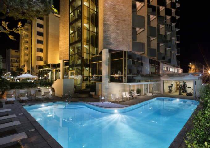 media.piscina_hotel_ambasciatori_rimini_5