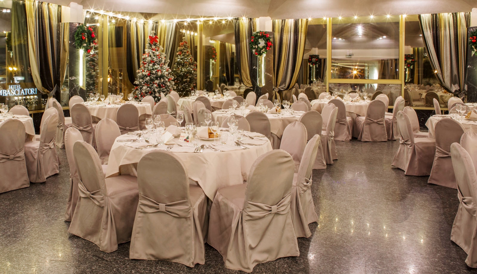 media.cena natale aperitivo auguri hotel ambasciatori rimini