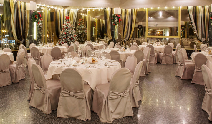 media.cena natale aperitivo auguri hotel ambasciatori rimini