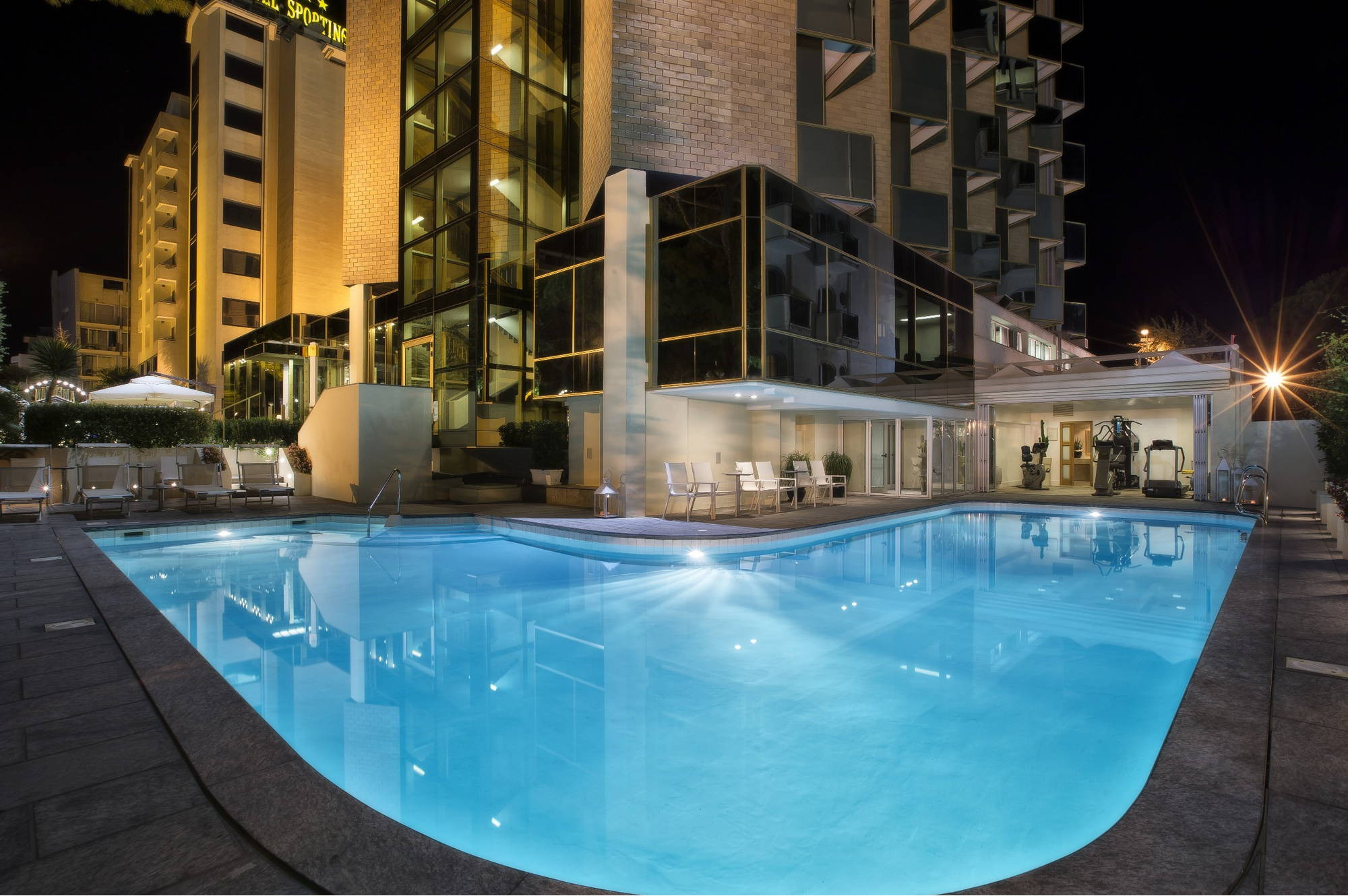 media.piscina_hotel_ambasciatori_rimini_4